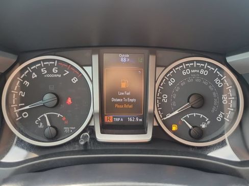Used 2022 Toyota Tacoma SR5 w/ Technology Package RWD image 22