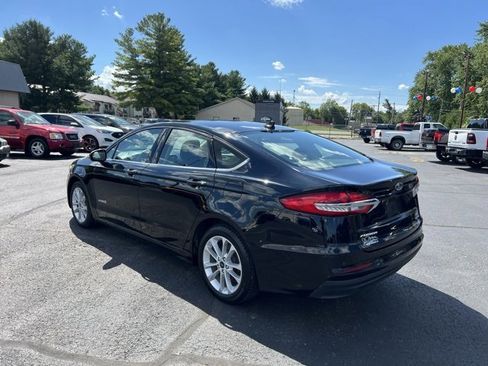 Used 2019 Ford Fusion SE image 12