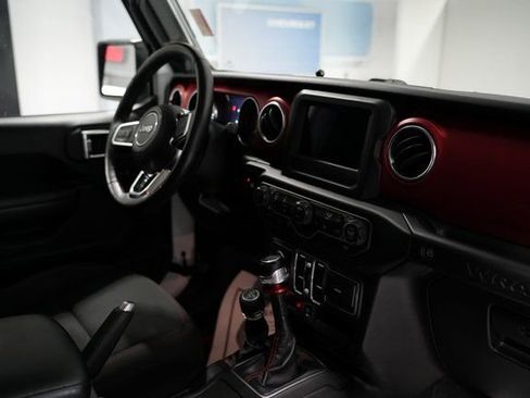 Used 2018 Jeep Wrangler Unlimited Rubicon w/ Cold Weather Group image 22