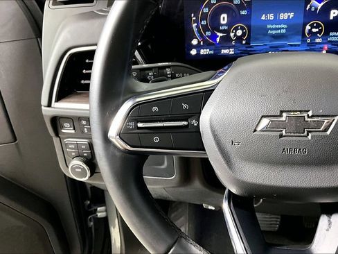 Used 2025 Chevrolet Suburban Z71 AWD/4WD image 14