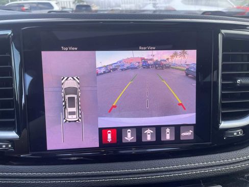 Used 2022 Chrysler Pacifica Limited image 23