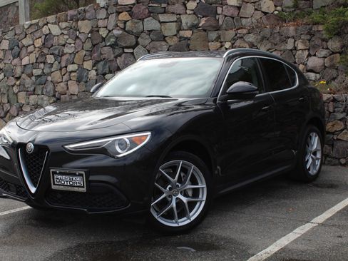 Used 2019 Alfa Romeo Stelvio Ti Lusso w/ Quick Order Package 22X Lusso AWD/4WD image 2
