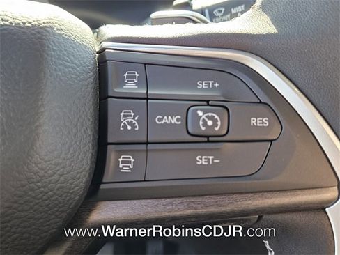 New 2025 Jeep Grand Cherokee Limited w/ Luxury Tech Group II image 27