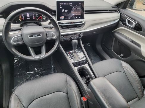 Certified 2022 Jeep Compass Limited image 38