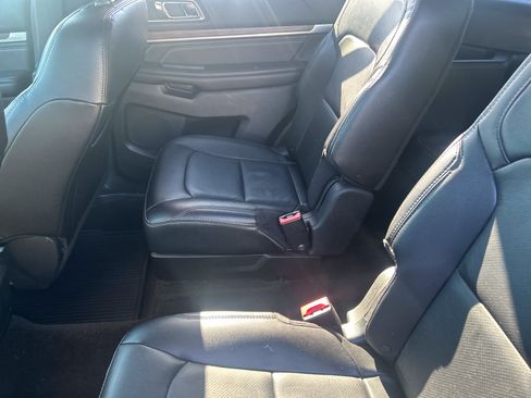 Used 2016 Ford Explorer Limited w/ Equipment Group 301A FWD image 32