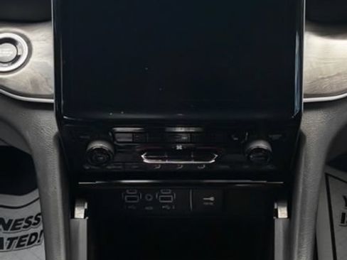 Used 2023 Jeep Grand Cherokee L Limited w/ Black Appearance Package AWD/4WD image 19