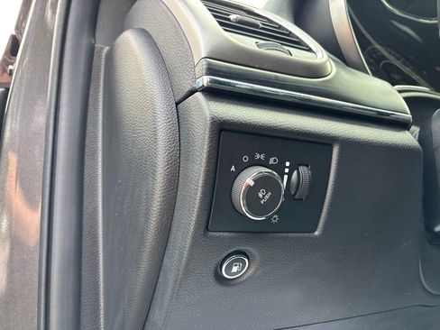 Used 2021 Jeep Grand Cherokee Limited AWD/4WD image 14