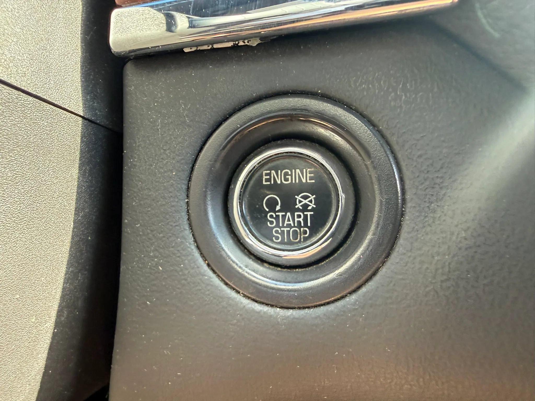Used 2013 Lincoln MKS AWD image 25