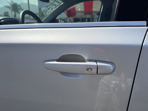 Used 2021 Chevrolet Traverse LS FWD image 38