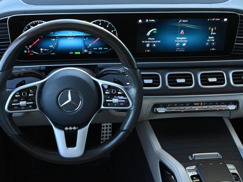 Used 2020 Mercedes-Benz GLS 580 4MATIC image 13