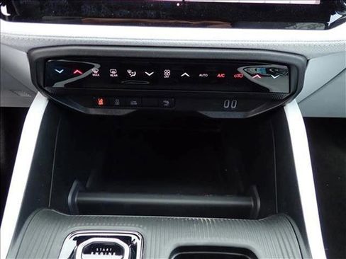 New 2026 Jeep Cherokee Laredo AWD/4WD image 19