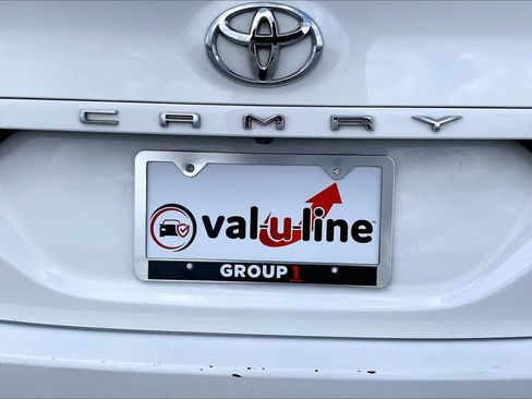 Used 2021 Toyota Camry SE FWD image 10