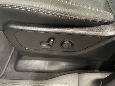 Certified 2025 RAM 1500 Big Horn AWD/4WD image 18