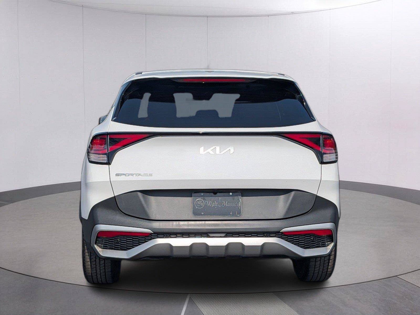 Used 2023 Kia Sportage EX FWD image 4