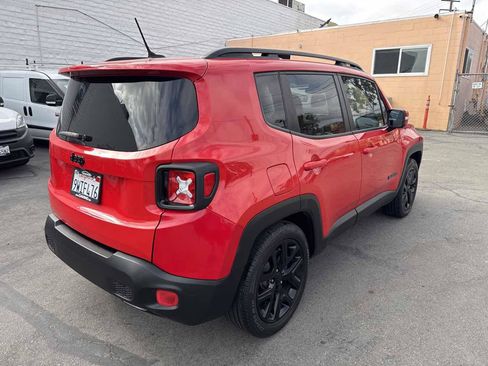 Used 2017 Jeep Renegade Altitude FWD image 7