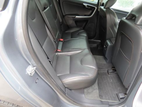 Used 2017 Volvo XC60 T6 Dynamic w/ Advanced Package image 14