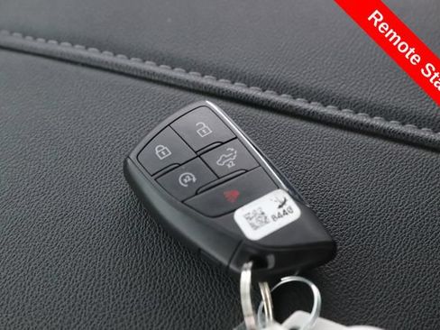 Used 2024 GMC Sierra 1500 Elevation AWD/4WD image 3