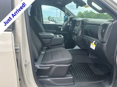 New 2026 Chevrolet Silverado 2500 Custom w/ Custom Value Package AWD/4WD image 31