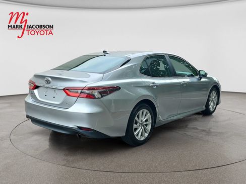 Used 2024 Toyota Camry LE FWD image 9