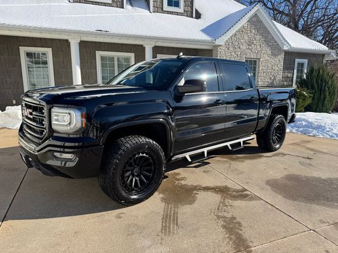 Used 2018 GMC Sierra 1500 SLT image 2