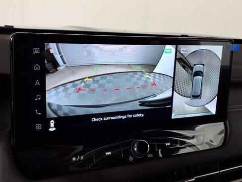 New 2025 Mitsubishi Outlander SE image 17