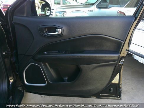 Used 2019 Jeep Compass Altitude image 31