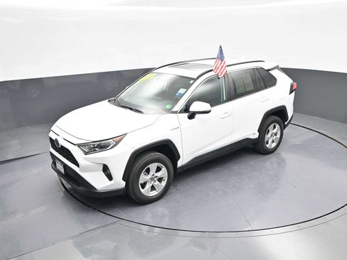 Used 2021 Toyota RAV4 XLE w/ Convenience Package image 29