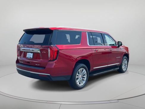 Used 2023 GMC Yukon XL SLT w/ SLT Premium Package AWD/4WD image 3