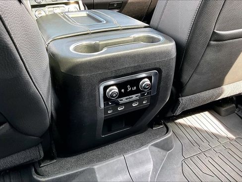 Used 2021 GMC Yukon Denali w/ Denali Premium Package image 34