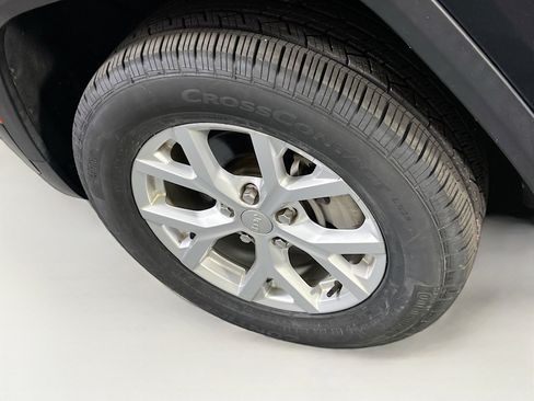 Used 2023 Jeep Grand Cherokee Limited image 30