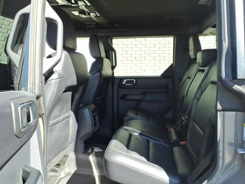 Used 2025 Ford Bronco Outer Banks w/ Sasquatch Package image 13