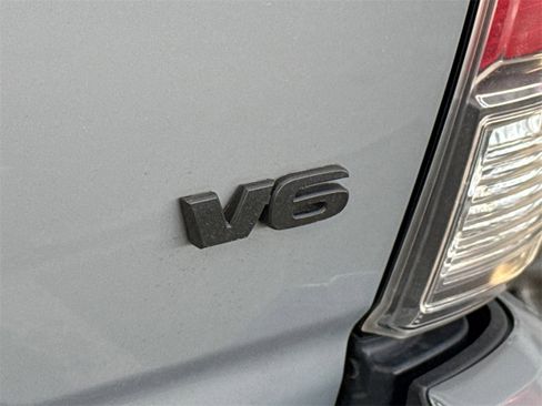 Used 2021 Toyota Tacoma TRD Sport image 9