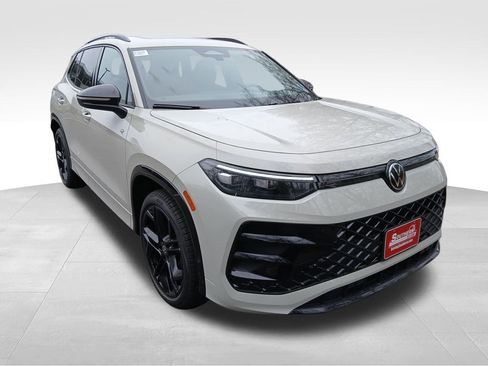 New 2026 Volkswagen Tiguan SE R-Line image 7