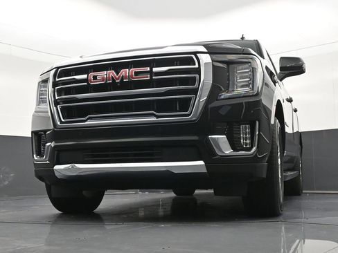 Used 2023 GMC Yukon XL SLT w/ SLT Premium Package RWD image 32