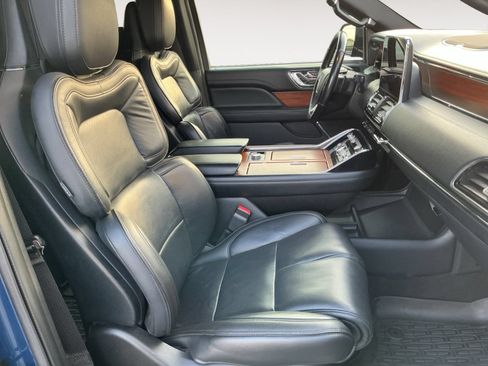Used 2018 Lincoln Navigator L Reserve w/ Technology Package AWD/4WD image 15