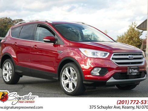 Used 2019 Ford Escape Titanium image 1