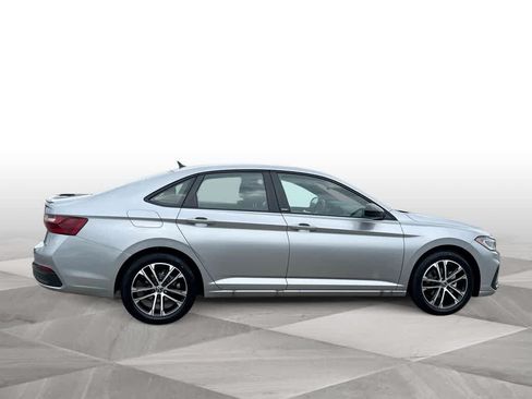 Used 2025 Volkswagen Jetta Sport FWD image 9