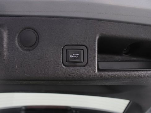 Used 2024 Chevrolet Equinox LT w/ LPO, Floor Liner Package image 19