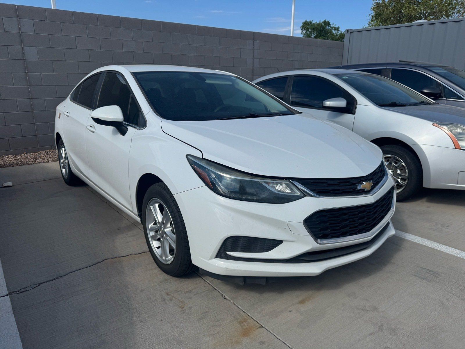 Used 2018 Chevrolet Cruze LT w/ Convenience Package FWD image 5