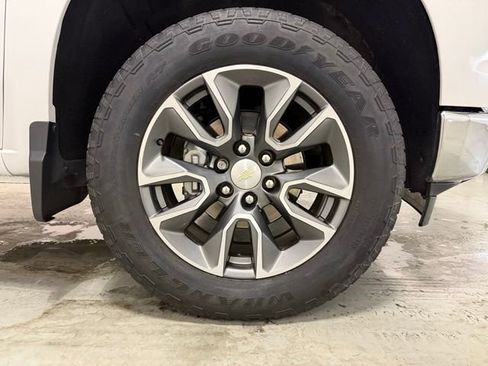 Certified 2022 Chevrolet Silverado 1500 LT w/ Z71 Off-Road Package image 31