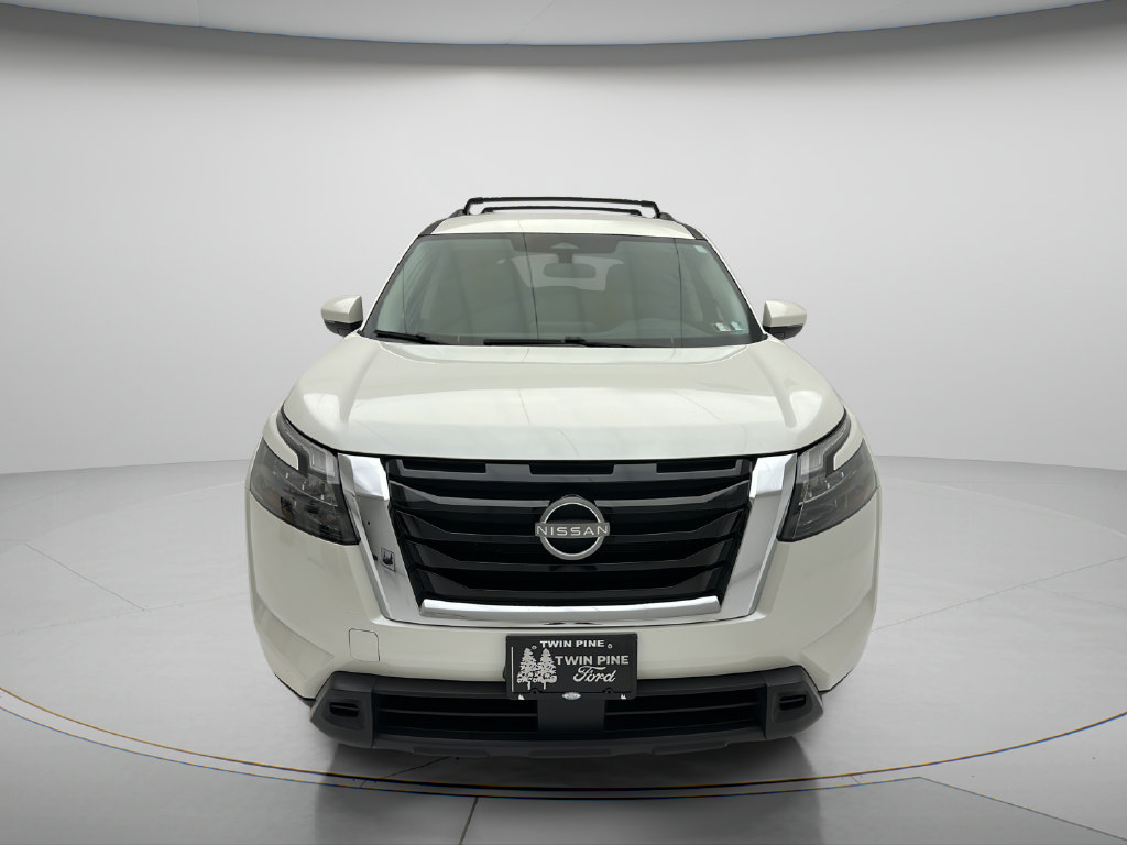 Used 2024 Nissan Pathfinder SV AWD/4WD image 2