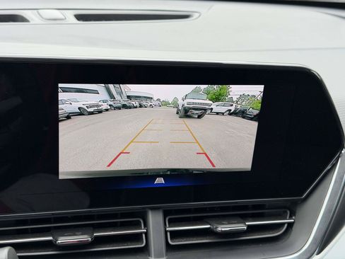 Used 2024 Chevrolet Trax LT w/ Driver Confidence Package FWD image 27