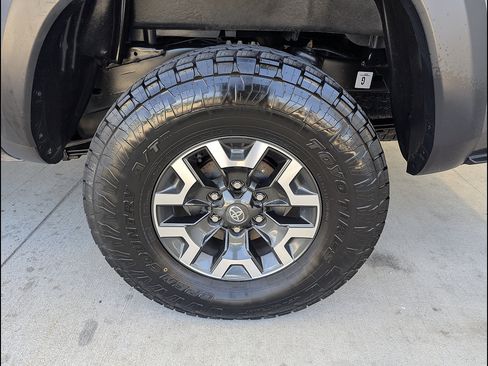 Used 2024 Nissan Frontier S w/ Technology Package AWD/4WD image 14