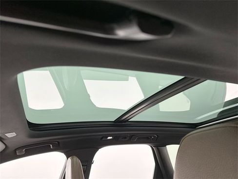 Certified 2024 Volvo XC60 T8 Plus w/ Protection Package Premier image 22