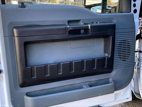 Used 2016 Ford F250 XL w/ Power Equipment Group image 21