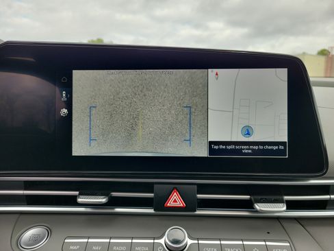 Used 2025 Hyundai Elantra SEL image 18