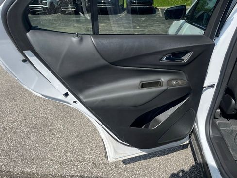 Used 2023 Chevrolet Equinox LT AWD/4WD image 24