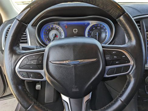Used 2019 Chrysler 300 Limited image 29
