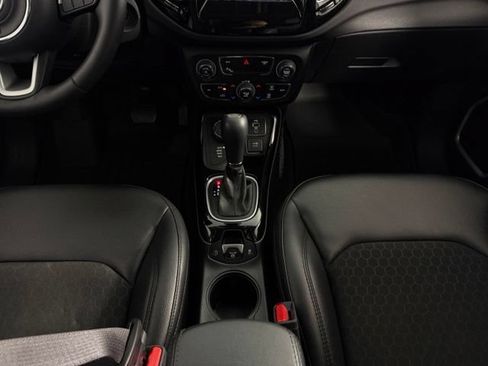 Used 2018 Jeep Compass Latitude w/ Popular Equipment Group AWD/4WD image 22