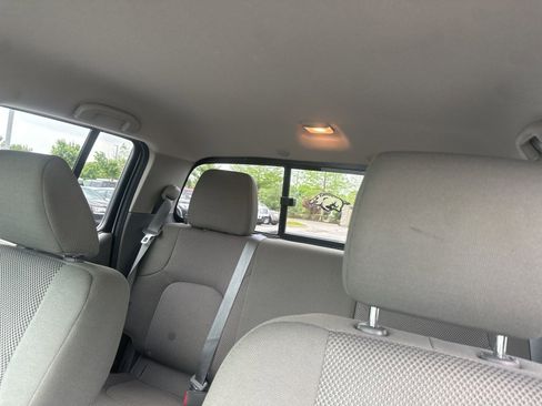 Used 2021 Nissan Frontier SV w/ Midnight Edition Floor Mats AWD/4WD image 14